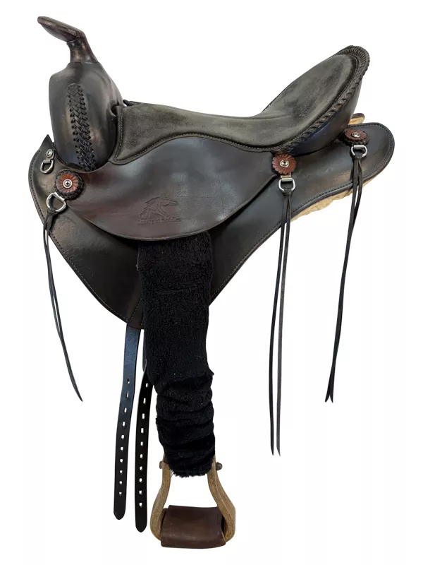 15.5Inch Used Synergist Trail Saddle Wide Tree 927