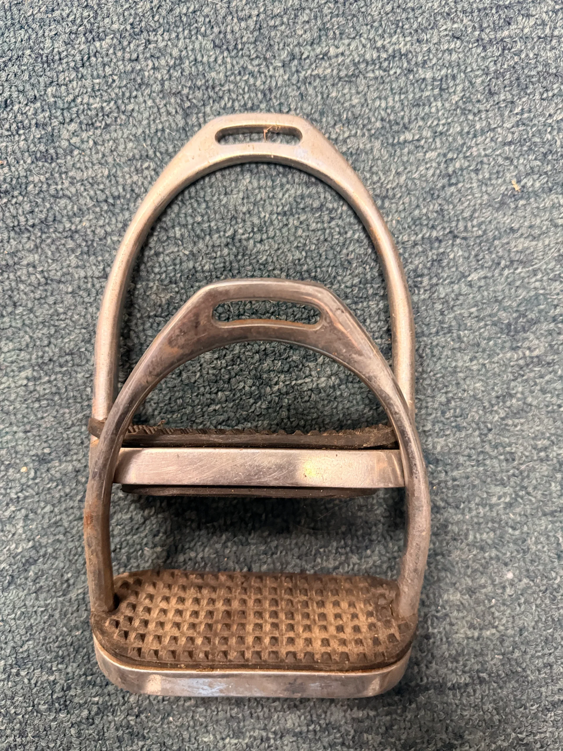 4.25" English Stirrup irons