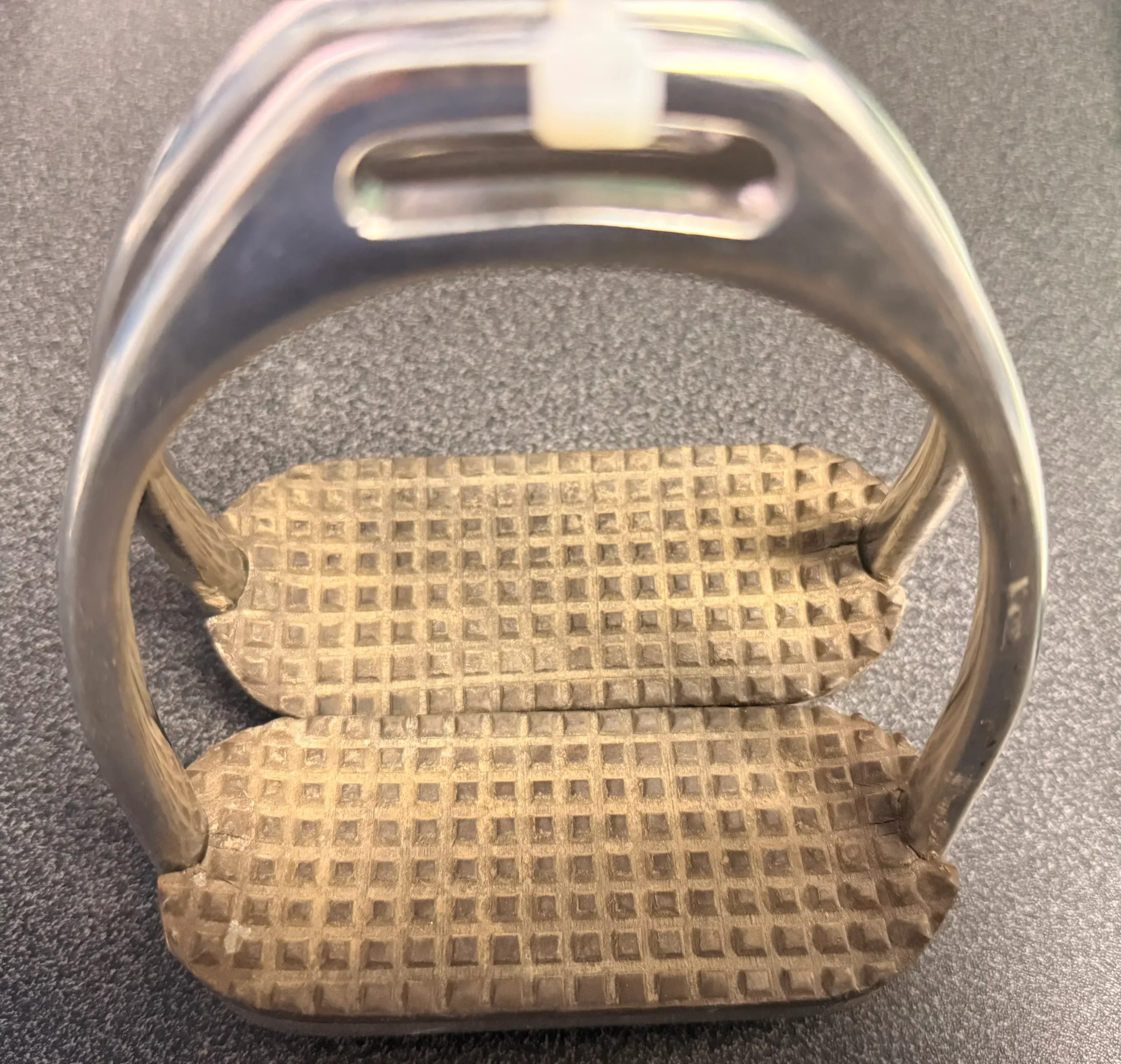 4.25 English stirrup