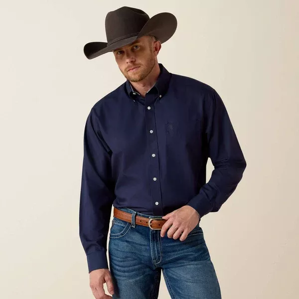 Ariat Mens Wrinkle Free Solid Classic Fit Shirt