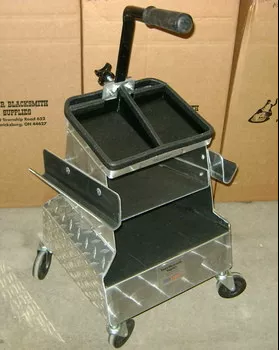 Cricket Adjustable Shoeing Box