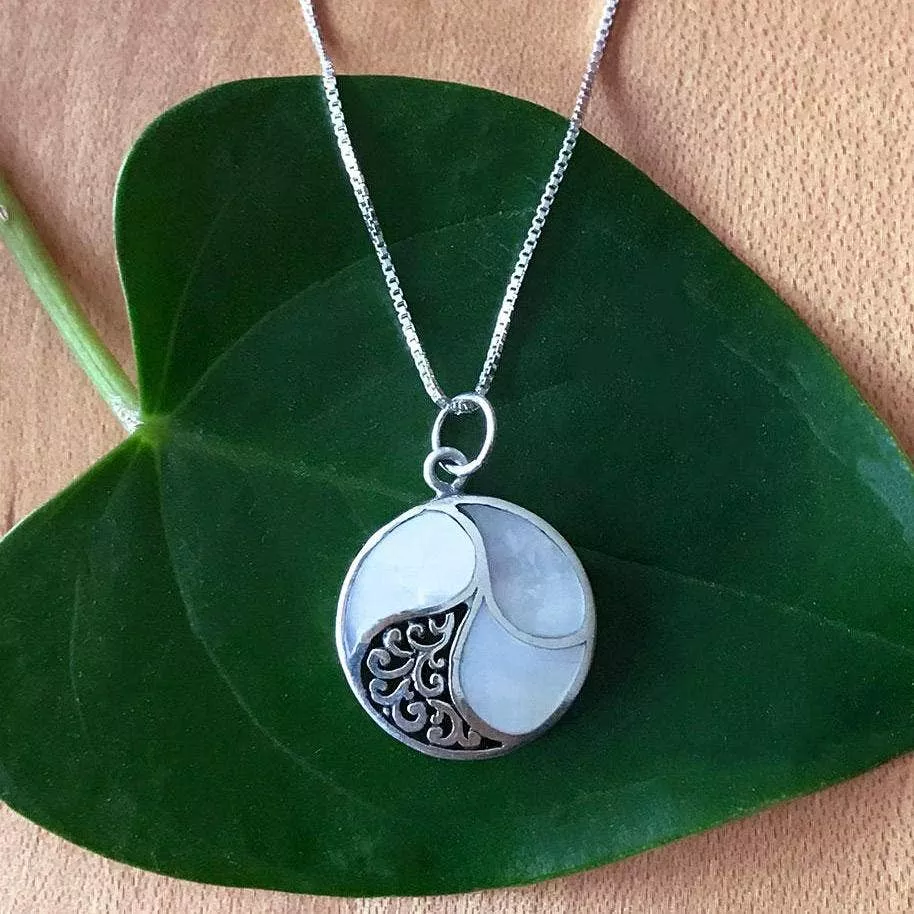 Mother of Pearl Necklace - Sterling Silver, Indonesia