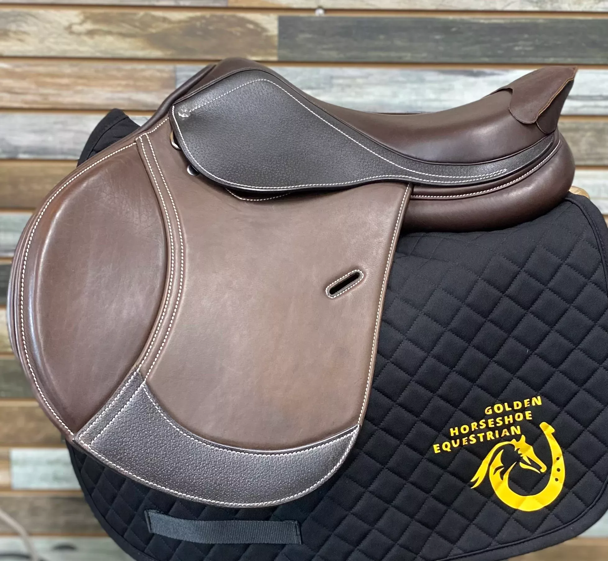 Ovation Explorer Saddle