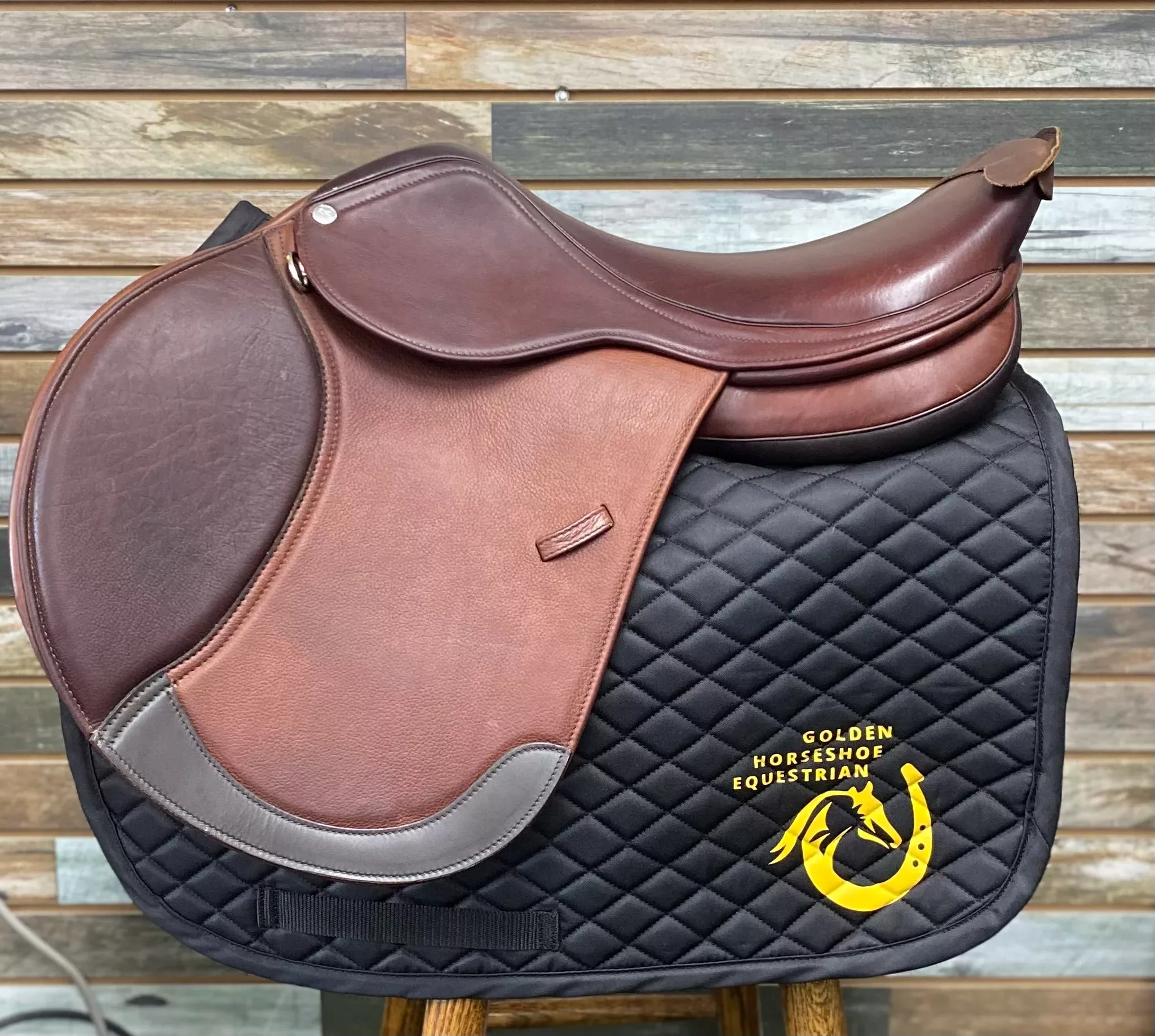 Remy Pro Jump Saddle 17.5"