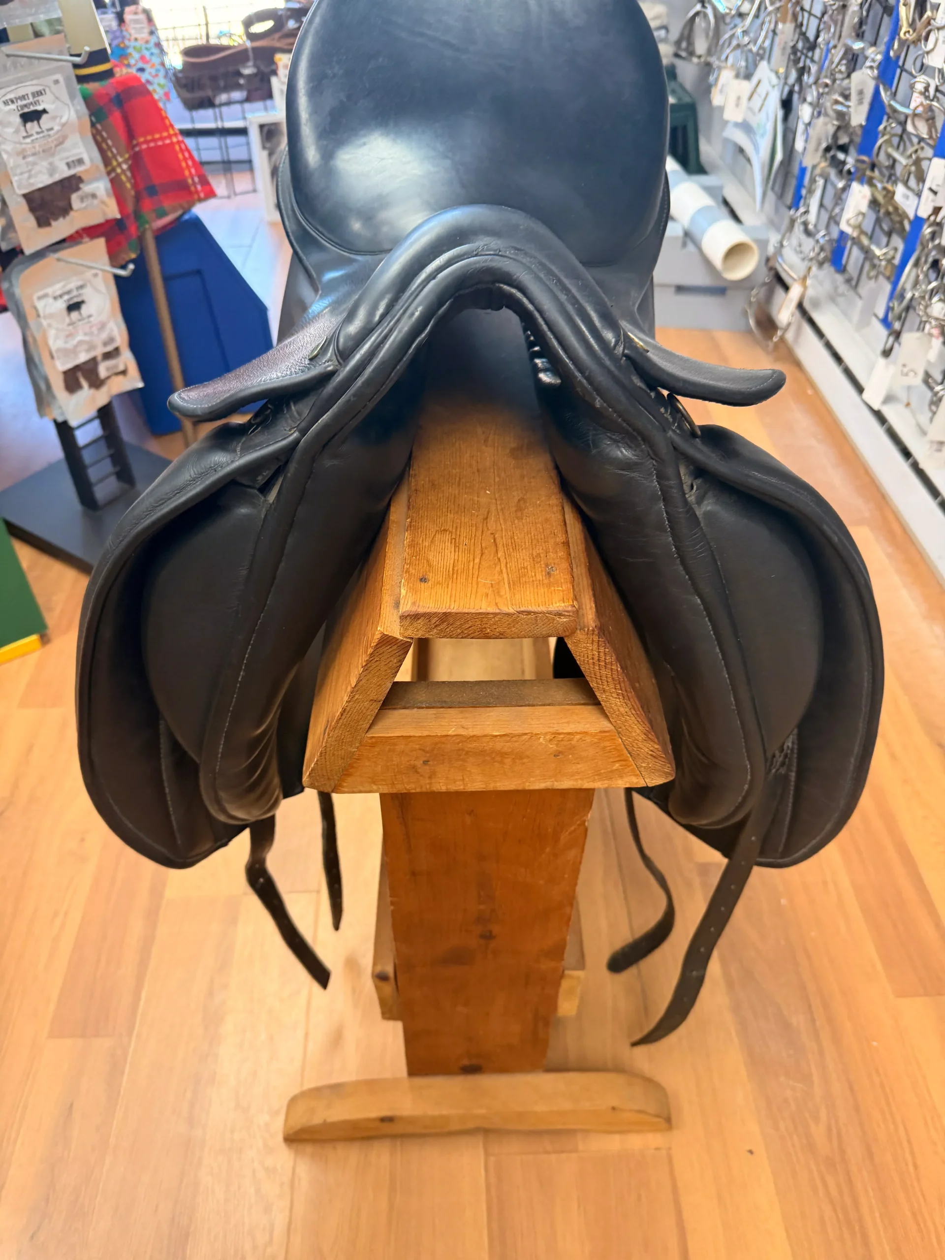 Saddle - Dressage 17" J. Hulsebos