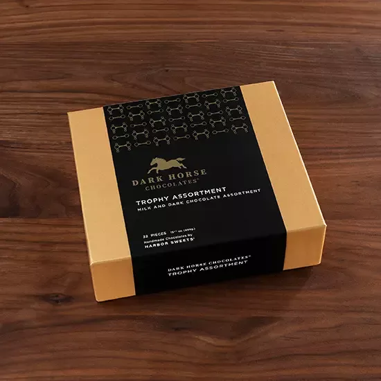 Trophy Gift Box Milk and Dark Chocolate Assortment 32 Pcs