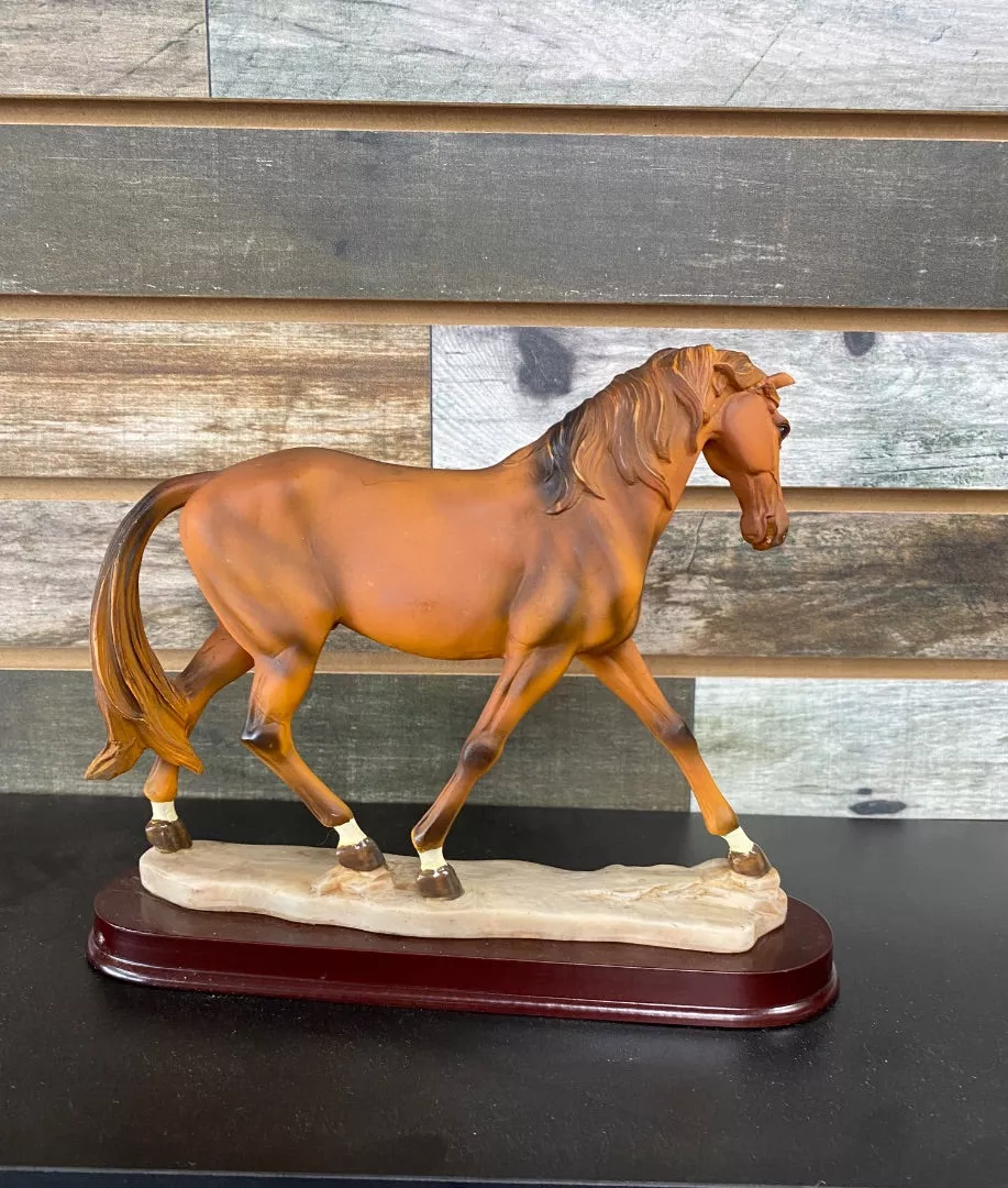 USEDChestnut w/Blaze Horse Statue 7" Chestnut