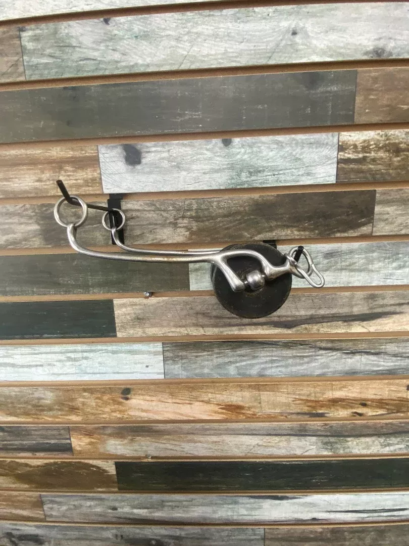 USEDMedium Port Walking Horse Bit 5"